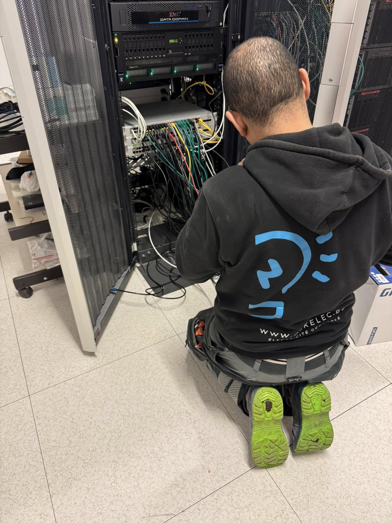 Ajk Elec, installation domestique et industrielle